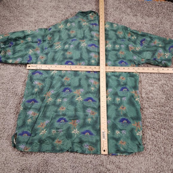 Silk Traders Button Shirt Mens Medium 100% Silk Short Sleeve Hawaiian Pocket - Picture 3 of 14